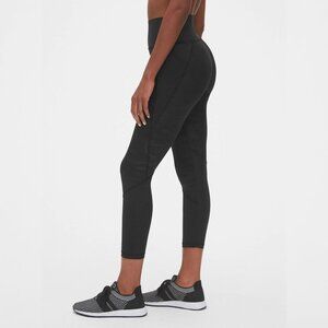 GAP High Rise Perforated Spliced 7/8 Leggings, Sculpt Revolution - Small - black